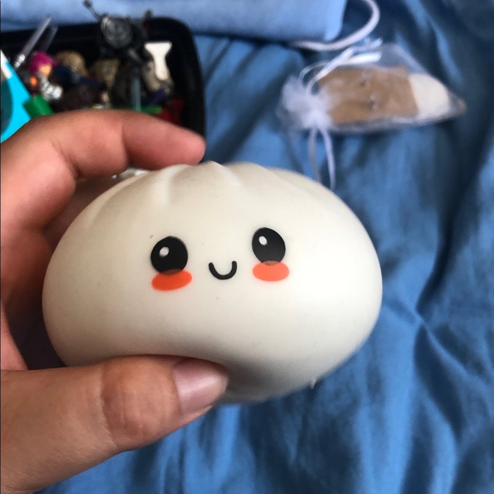 Cute Kawaii White Squishy Bun Stress Toy - Smiling Face